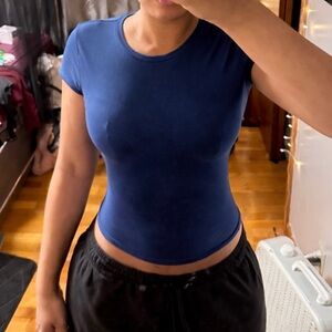 Hollister Women's Navy Short-Sleeve Fitted Top